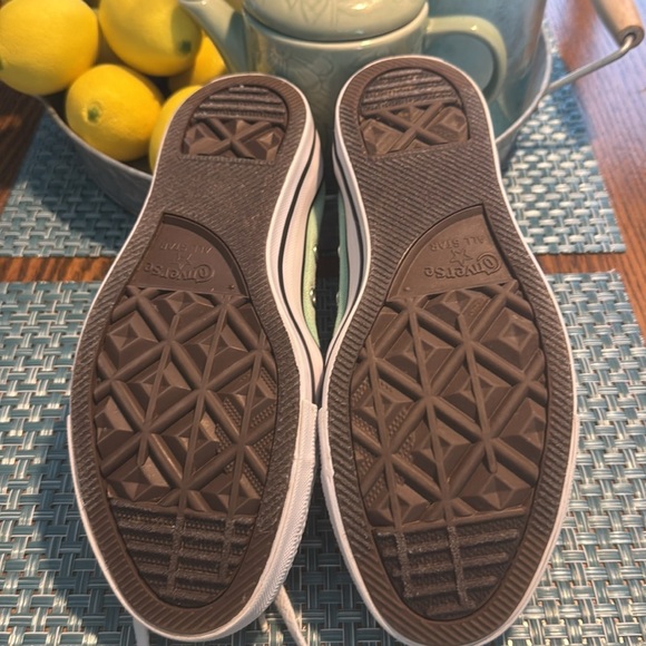 Converse Chuck Taylor All Star Womens 8  Men’s 6 Low Top Lace Up Sneaker - Picture 5 of 6